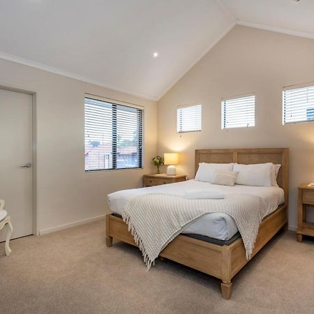Coode Street Townhouse - Executive Escapes Villa Пърт Екстериор снимка