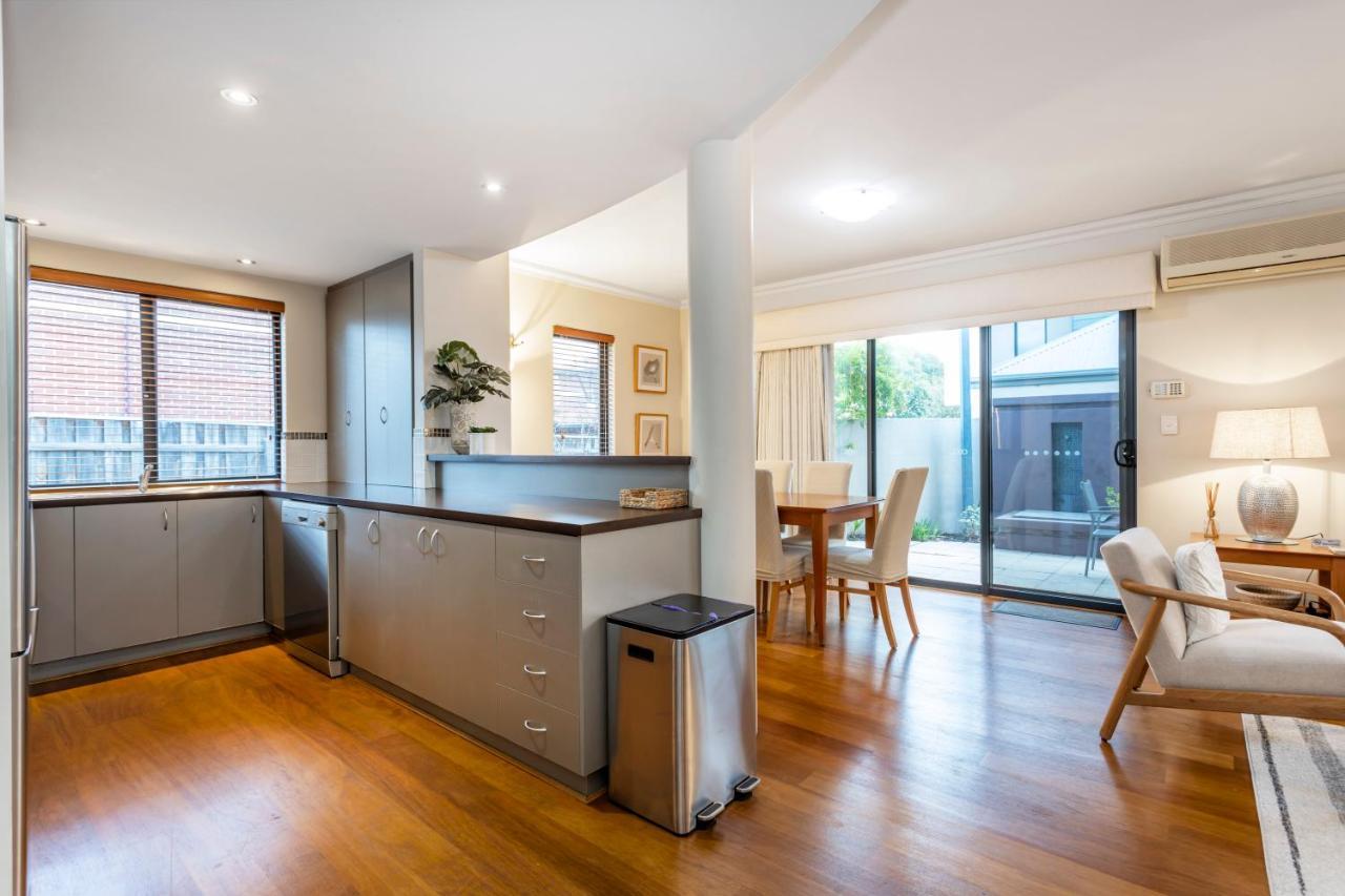 Coode Street Townhouse - Executive Escapes Villa Пърт Екстериор снимка